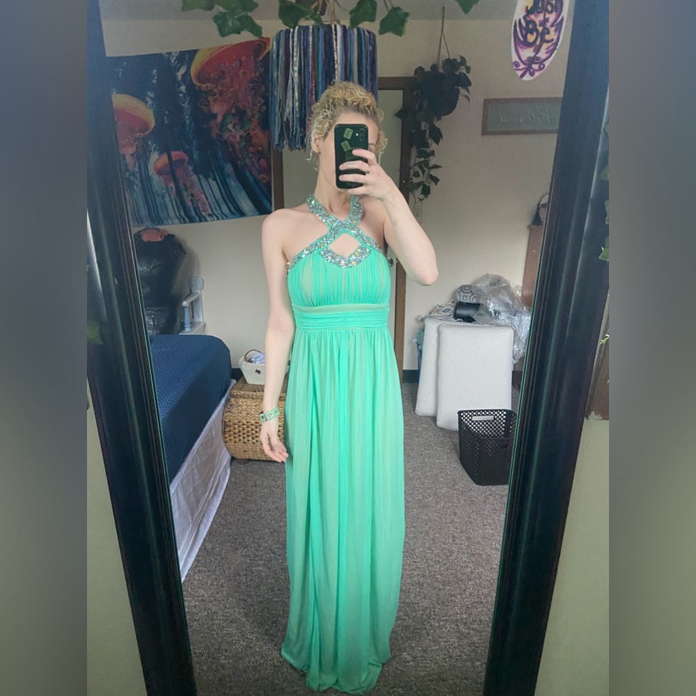 PROM.🫶 (Dress & matching bracelet)